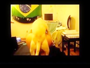 Bestialitat-Sexvideo: Frau, die Dirty Talk und Hunde liebt