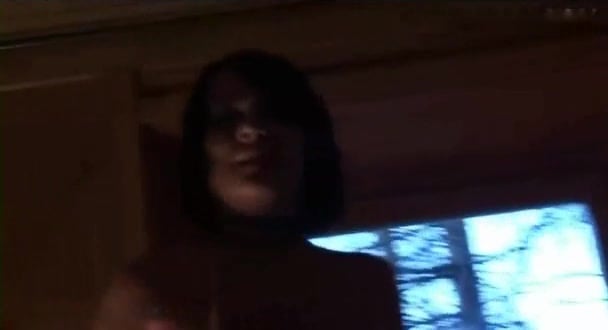 Doble penetracion bestial, Milly se corre bajo el control del perro