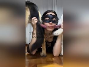 Défoncement Féminin par Deux Chiens Fous