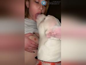 Sensual love, between her and her dog