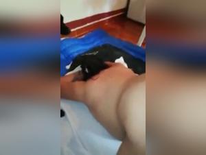 Doble Penetracion: Ella Se Corre Bajo Sus Garras