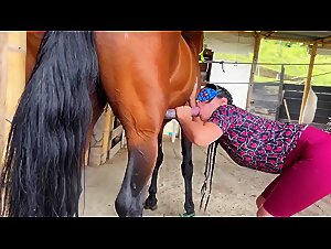 Valeria indulges in wild and erotic animal pleasure