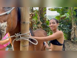 Mia Coral: Feline domination without remission