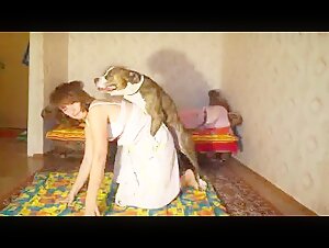 Vidéo de Bestialité Extrême - Russian Team et Chien