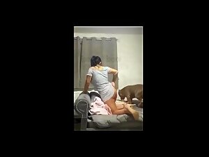 Slut sucks her dog, a moment of animal porn pleasure